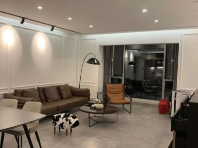 開燈飾店自己進(jìn)貨好？ 還是加盟好？